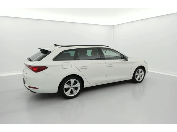 SEAT Leon ST (2024) — foto 2 van 36