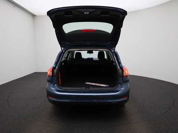 Ford Focus (2021) — foto 5 van 38
