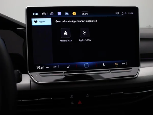 VOLKSWAGEN Golf VIII (2024) — foto 11 van 20