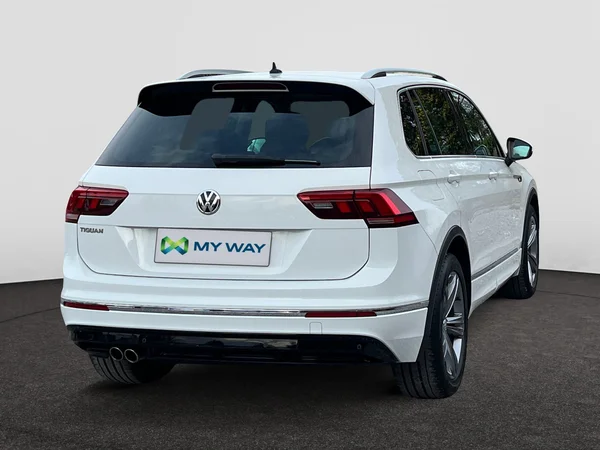 VOLKSWAGEN Tiguan (2019) — foto 12 van 20
