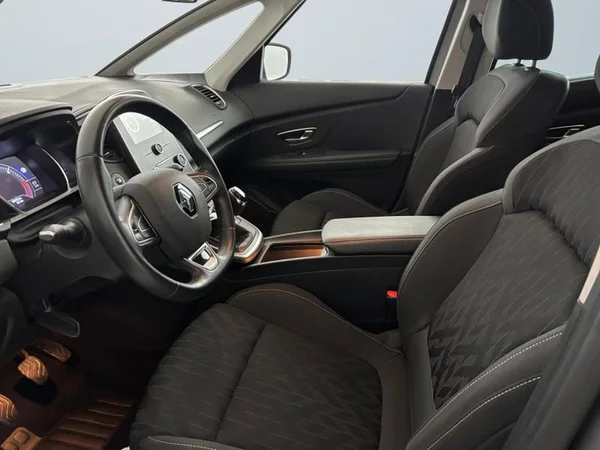 RENAULT Scénic Dsl (2019) — foto 2 van 25