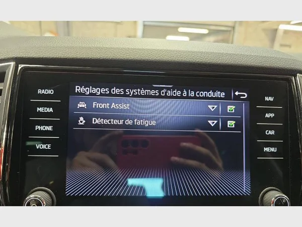 Skoda Karoq (2023) — foto 11 van 29