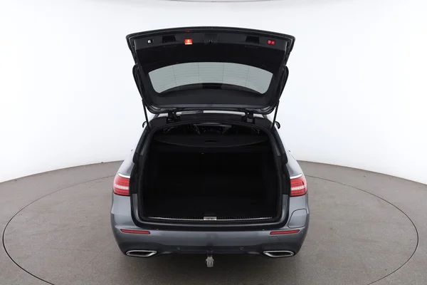Mercedes-Benz E-Klasse (2021) — foto 7 van 16