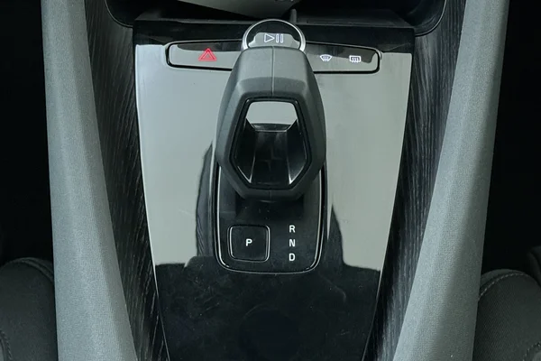 POLESTAR Polestar 2 (2023) — foto 4 van 21