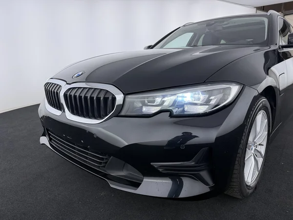 BMW 330 (2021) — foto 26 van 32