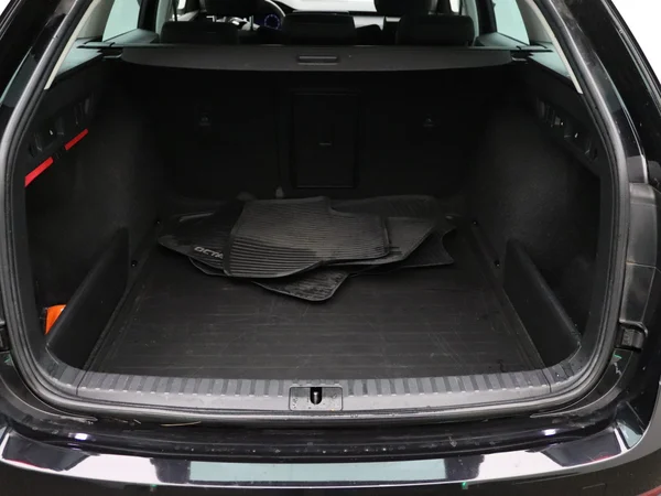 SKODA Octavia Combi (2023) — foto 8 van 18