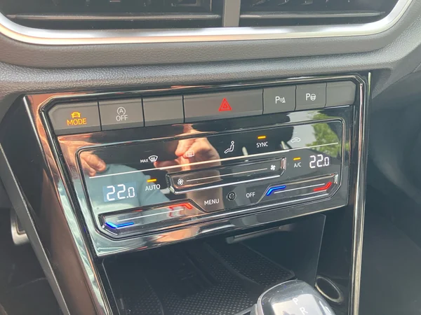 VOLKSWAGEN T-Roc (2025) — foto 10 van 25