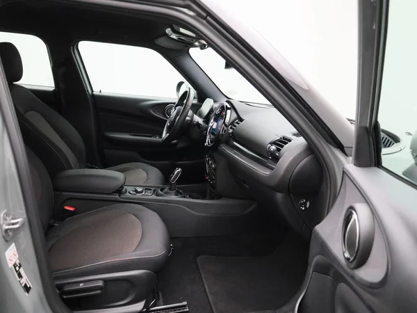 MINI Clubman (2022) — foto 28 van 41