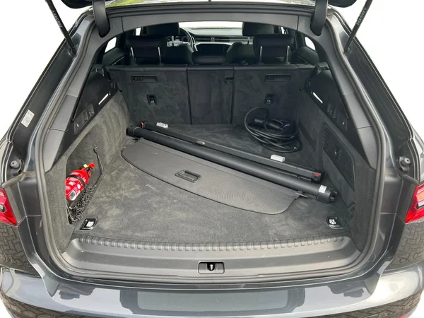 AUDI A6 Avant PHEV (2024) — foto 7 van 24