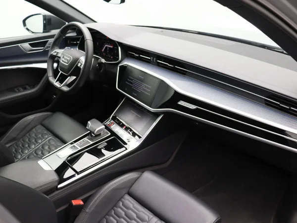 Audi RS6 (2024) — foto 16 van 27