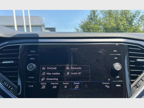 Volkswagen T-Roc (2021) — foto 9 van 29