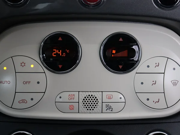 FIAT 500C (2022) — foto 15 van 26