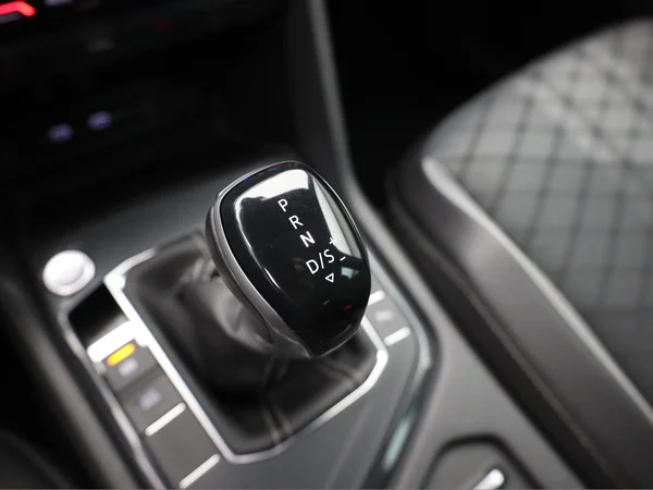 VOLKSWAGEN Tiguan (2021) — foto 8 van 23
