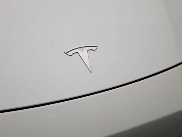 Tesla Model Y (2024) — foto 33 van 46