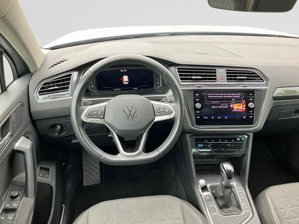 VOLKSWAGEN Tiguan eHybrid (PHEV) (2023) — foto 12 van 24