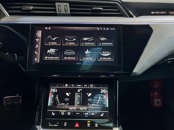 AUDI Q8 e-tron Sportback (2025) — foto 2 van 20