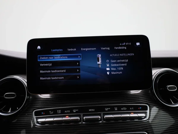 Mercedes-Benz EQV (2023) — foto 24 van 48