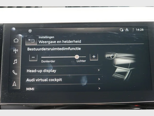 AUDI Q8 e-tron (2023) — foto 24 van 35