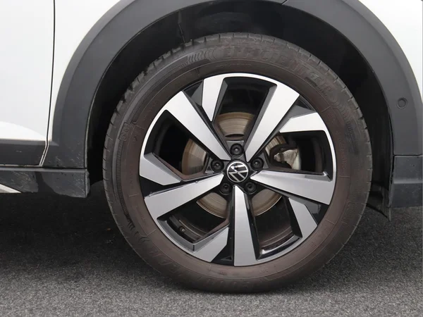 VOLKSWAGEN Taigo (2024) — foto 8 van 16