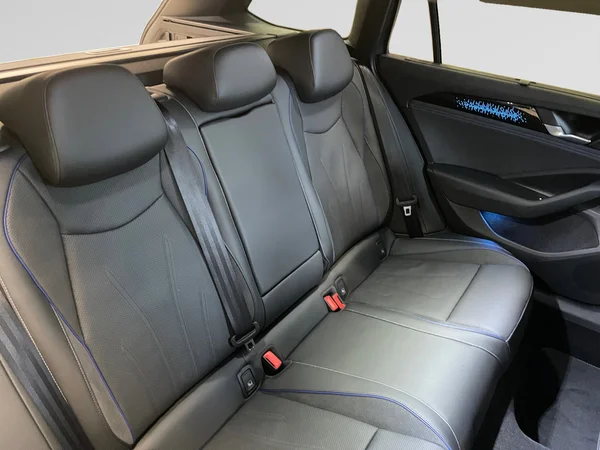 VOLKSWAGEN Passat Variant (2026) — foto 5 van 21