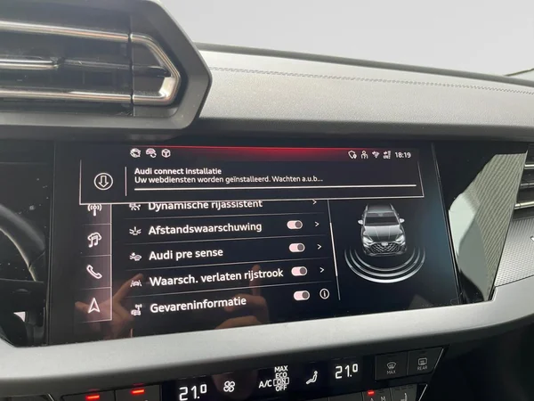 AUDI A3 Sportback (2024) — foto 10 van 21