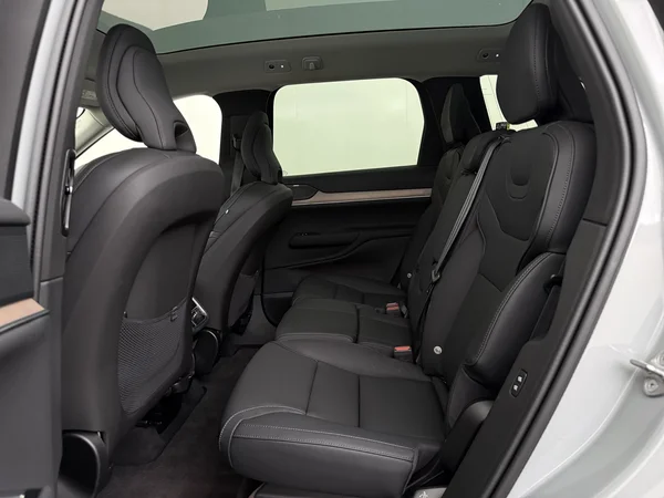 VOLVO EX90 (2025) — foto 5 van 32