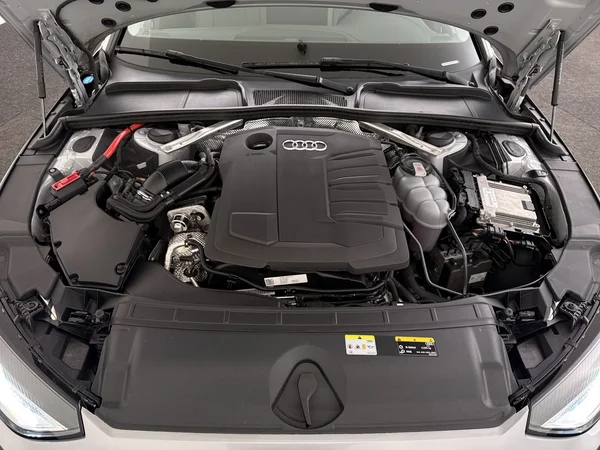 AUDI A4 (2021) — foto 6 van 28
