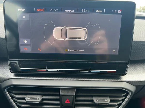 SEAT Leon ST Dsl (2023) — foto 2 van 18
