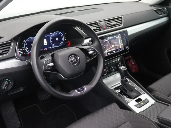 SKODA Superb Combi (2024) — foto 15 van 29