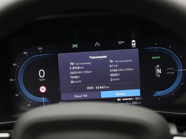 Volvo C40 (2022) — foto 2 van 44
