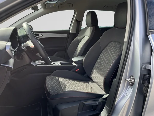 SEAT Leon ST (2023) — foto 3 van 24