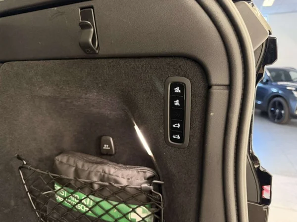 Volvo EX90 (2025) — foto 7 van 25