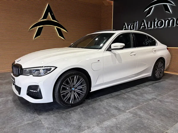 Bmw 330 (2020) — foto 27 van 36
