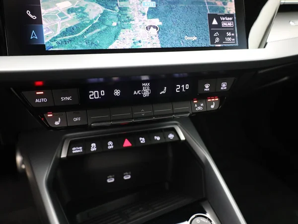 AUDI A3 Sportback (2025) — foto 11 van 23