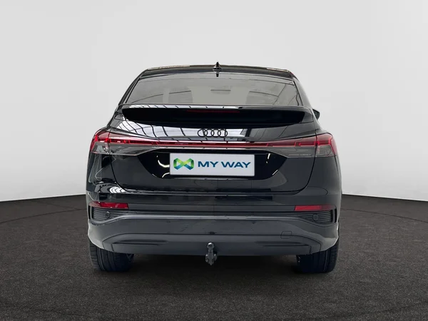 AUDI Q4 Sportback e-tron (2025) — foto 11 van 16