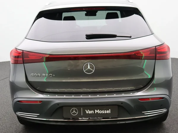 Mercedes-Benz EQA (2024) — foto 13 van 27