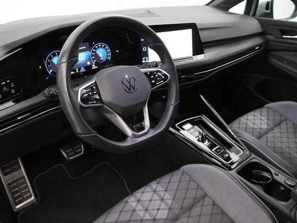 VOLKSWAGEN Golf VIII SW (2024) — foto 8 van 31