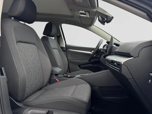 VOLKSWAGEN Golf VIII SW (2025) — foto 27 van 30