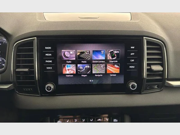 Skoda Karoq (2020) — foto 10 van 23