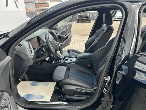 Bmw 118 (2024) — foto 20 van 22