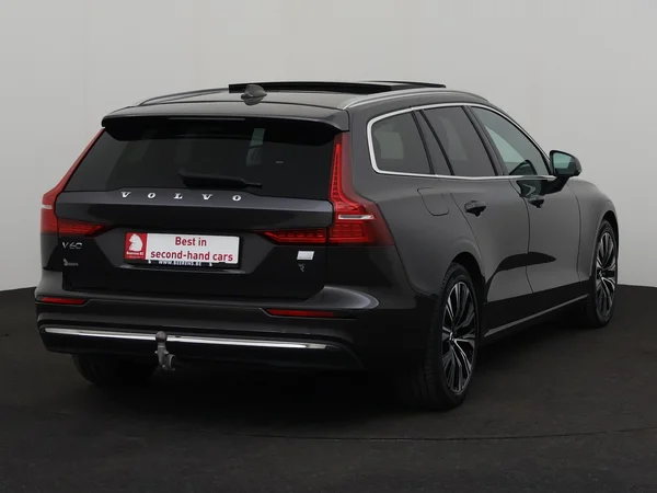 VOLVO V60 (2023) — foto 23 van 35