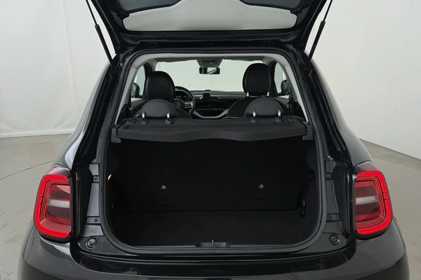 Fiat E-500 (2023) — foto 16 van 20