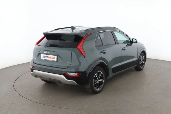 Kia Niro (2024) — foto 12 van 16