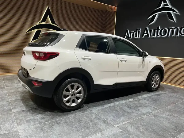 Kia Stonic (2020) — foto 8 van 19