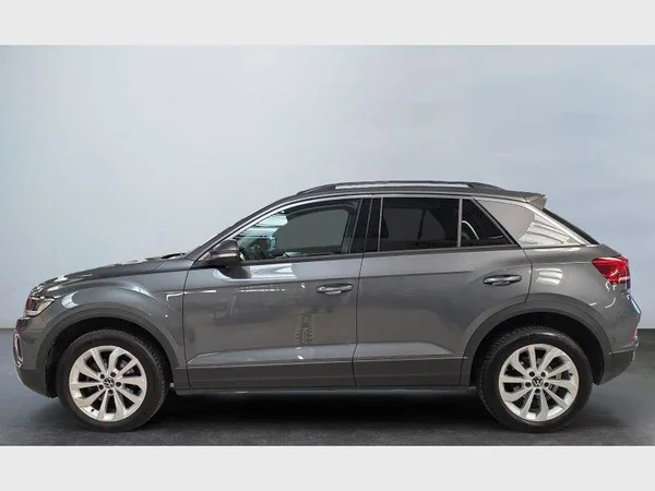 Volkswagen T-Roc (2024) — foto 22 van 28