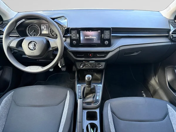 SKODA Fabia (2023) — foto 2 van 24