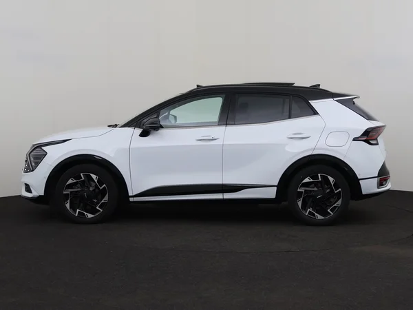 KIA Sportage (2022) — foto 12 van 36