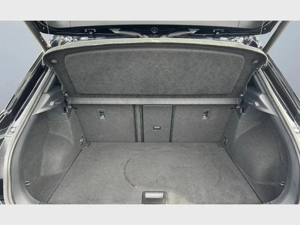 Volkswagen T-Roc (2023) — foto 21 van 29