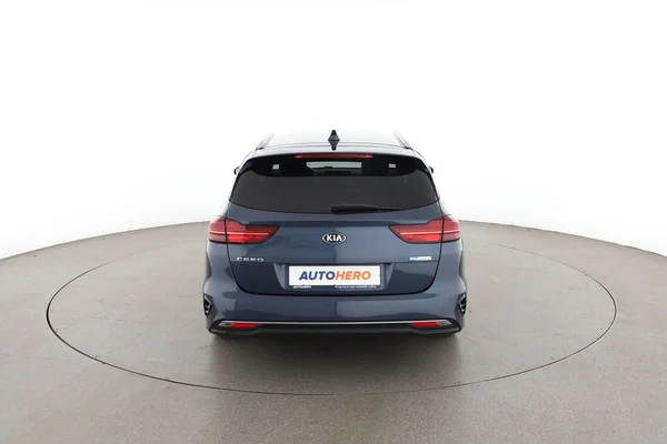 Kia cee'd (2021) — foto 11 van 16