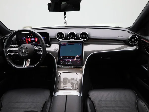 Mercedes-Benz C-Klasse (2022) — foto 41 van 54